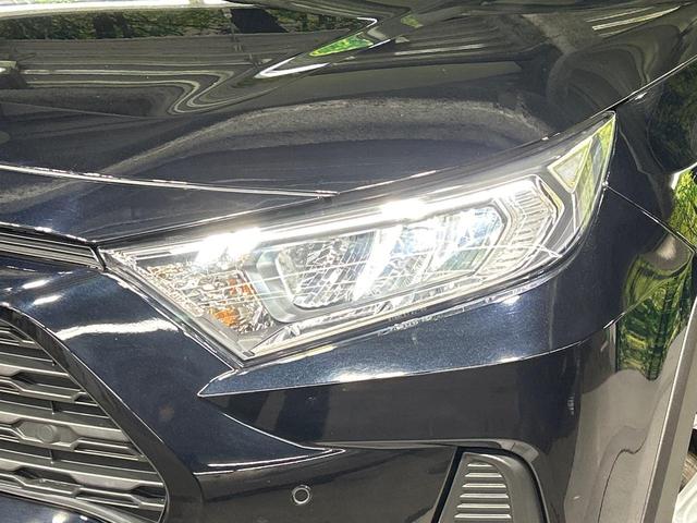 ＲＡＶ４ Ｘ　４ＷＤ　ＳＤナビ　バックカメラ　寒冷地仕様　トヨタセーフティセンス　レーダークルーズコントロール　マルチテレインセレクト　スマートキー　ＬＥＤ　ルーフレール　オートハイビーム　車線逸脱警報（13枚目）