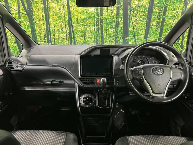 ヴォクシー ＺＳ　煌ＩＩ　４ＷＤ　フリップダウンモニター　純正９型ナビ　セーフティセンス　両側電動ドア　バックカメラ　寒冷地仕様　クルーズコントロール　ドラレコ　コーナーセンサー　スマートキー　ＬＥＤヘッド　ビルトインＥＴＣ（2枚目）