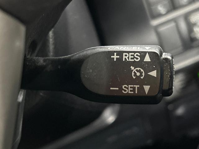 ヴォクシー ＺＳ　煌ＩＩ　４ＷＤ　フリップダウンモニター　純正９型ナビ　セーフティセンス　両側電動ドア　バックカメラ　寒冷地仕様　クルーズコントロール　ドラレコ　コーナーセンサー　スマートキー　ＬＥＤヘッド　ビルトインＥＴＣ（8枚目）