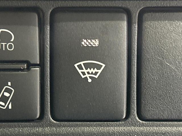 ヴォクシー ＺＳ　煌ＩＩ　４ＷＤ　フリップダウンモニター　純正９型ナビ　セーフティセンス　両側電動ドア　バックカメラ　寒冷地仕様　クルーズコントロール　ドラレコ　コーナーセンサー　スマートキー　ＬＥＤヘッド　ビルトインＥＴＣ（9枚目）
