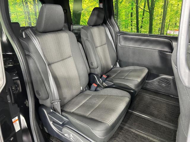 ヴォクシー ＺＳ　煌ＩＩ　４ＷＤ　フリップダウンモニター　純正９型ナビ　セーフティセンス　両側電動ドア　バックカメラ　寒冷地仕様　クルーズコントロール　ドラレコ　コーナーセンサー　スマートキー　ＬＥＤヘッド　ビルトインＥＴＣ（12枚目）