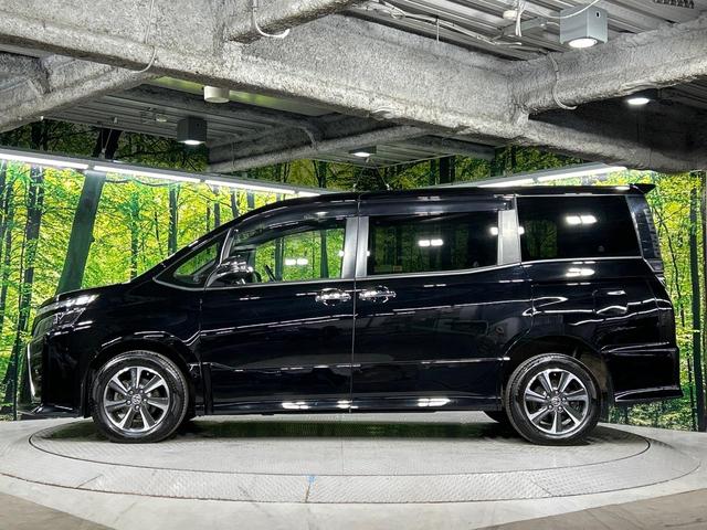 ヴォクシー ＺＳ　煌ＩＩ　４ＷＤ　フリップダウンモニター　純正９型ナビ　セーフティセンス　両側電動ドア　バックカメラ　寒冷地仕様　クルーズコントロール　ドラレコ　コーナーセンサー　スマートキー　ＬＥＤヘッド　ビルトインＥＴＣ（27枚目）