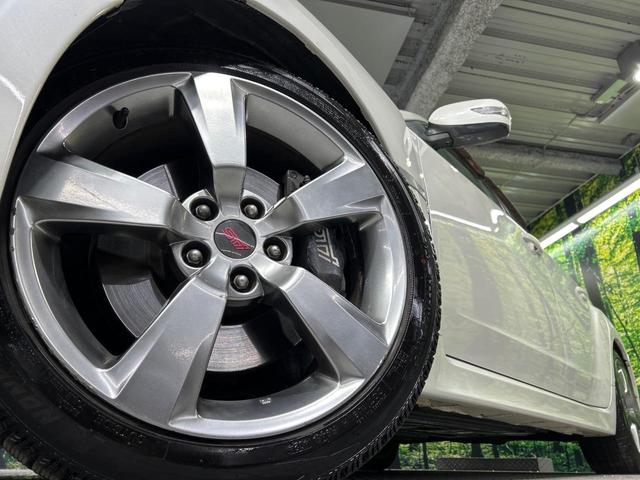 �y�����P�W�C���`�A���~�z�C�[���z�O�ςɃ}�b�`���������A���~�z�C�[���𑕒����Ă���܂��B�e��ЊO�A���~�z�C�[����A�X�^�b�h���X�^�C�����戵�����Ă���܂��B���񂲑��k����������