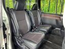 後部座席も気になるようなキズ・汚れやへたり等、大きなダメージはなく、良好な状態です。