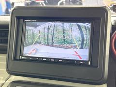 【バックカメラ】駐車時に後方がリアルタイム映像で確認できます。大型商業施設や立体駐車場での駐車時や、夜間のバック時に大活躍！運転スキルに関わらず、今や必須となった装備のひとつです！ 5