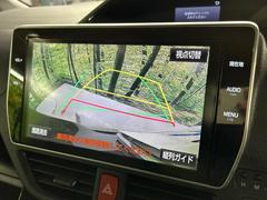 【バックカメラ】駐車時に後方がリアルタイム映像で確認できます。大型商業施設や立体駐車場での駐車時や、夜間のバック時に大活躍！運転スキルに関わらず、今や必須となった装備のひとつです！ 4