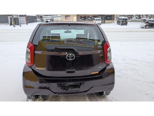 パッソ Ｘ　Ｌパッケージ　４ＷＤ　ＥＴＣ　ＴＶ　スマートキー　電動格納ミラー　ＣＶＴ　盗難防止システム　衝突安全ボディ　ベンチシート　ＡＢＳ　ＥＳＣ　ＣＤ　ミュージックプレイヤー接続可　Ｂｌｕｅｔｏｏｔｈ　エアコン（7枚目）