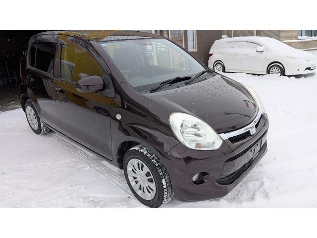 パッソ Ｘ　Ｌパッケージ　４ＷＤ　ＥＴＣ　ＴＶ　スマートキー　電動格納ミラー　ＣＶＴ　盗難防止システム　衝突安全ボディ　ベンチシート　ＡＢＳ　ＥＳＣ　ＣＤ　ミュージックプレイヤー接続可　Ｂｌｕｅｔｏｏｔｈ　エアコン（10枚目）