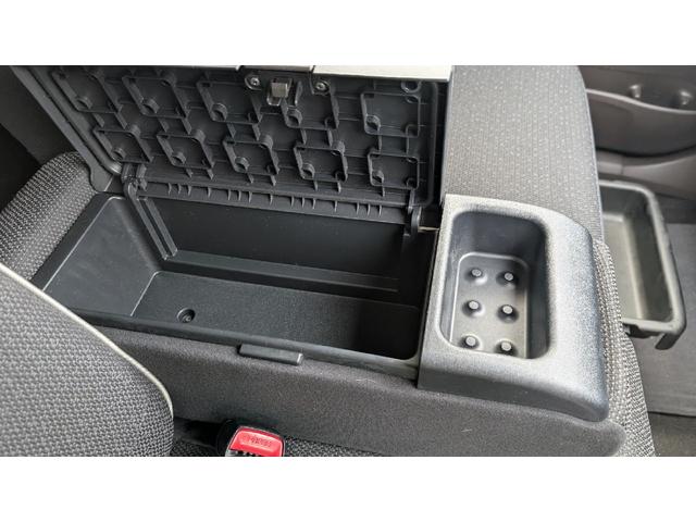 パッソ Ｘ　Ｌパッケージ　４ＷＤ　ＥＴＣ　ＴＶ　スマートキー　電動格納ミラー　ＣＶＴ　盗難防止システム　衝突安全ボディ　ベンチシート　ＡＢＳ　ＥＳＣ　ＣＤ　ミュージックプレイヤー接続可　Ｂｌｕｅｔｏｏｔｈ　エアコン（25枚目）