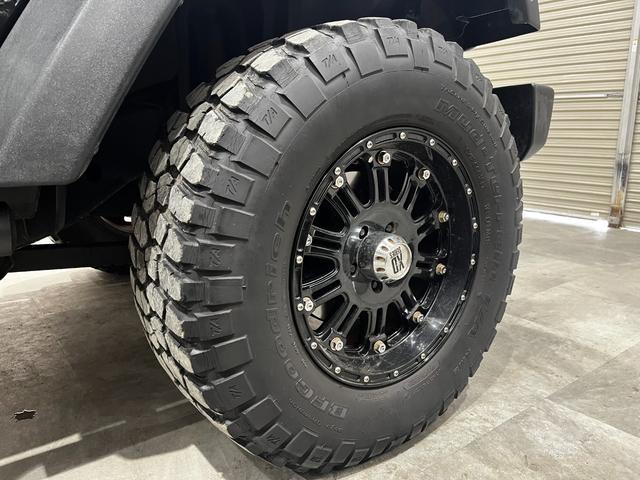 ジープ・ラングラーアンリミテッド スポーツ　２インチリフトアップ　ＢＦグットリッチ３５×１２．５Ｒ１８　ＸＤシリーズＵＳＡ　５０インチＬＥＤバー　グリルガードＵＳＡ　ヒッチメンバー　ＵＳＡバンパーフロント、リア　４ステップサイドステップ（19枚目）