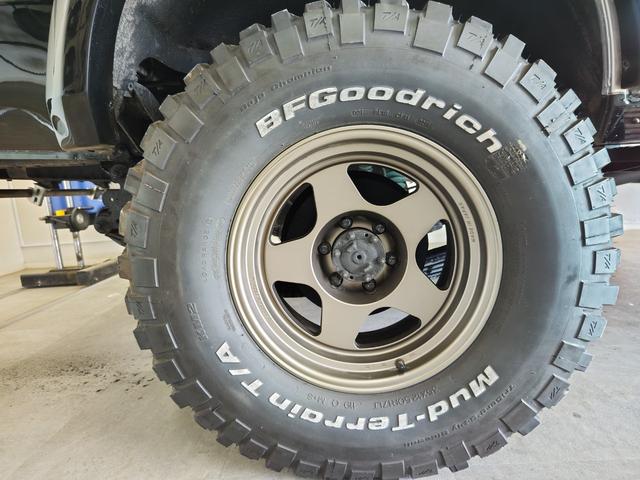 ランドクルーザー６０ ＧＸ　リフトアップ　サンルーフ　ブラッドレーホイル（新品）　ＢＦグットリッチ３５×１２．５Ｒ１７　ミッケミラー（新品）　ヘッドライト（新品）　ウッドハンドル（新品）　サイドマーカー（新品）　テールライト新品（20枚目）