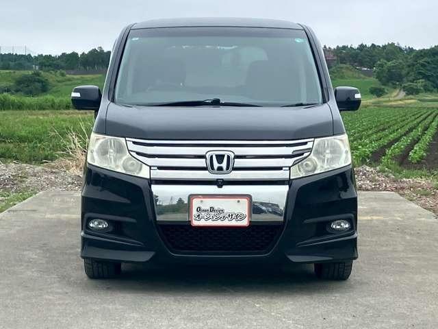 ステップワゴンスパーダ クールスピリット　車検整備付　フロントカメラ　サイドカメラ　バックカメラ　盗難防止装置　ＥＴＣ　ＤＶＤ再生　ミュージックサーバー　スマートキー　キーレス　３列シート　スライドドア　４ＷＤ　ＭＴモード付き（2枚目）