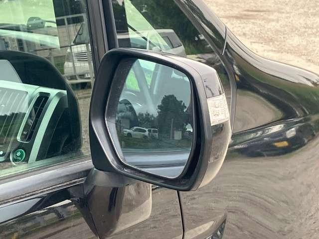 ステップワゴンスパーダ クールスピリット　車検整備付　フロントカメラ　サイドカメラ　バックカメラ　盗難防止装置　ＥＴＣ　ＤＶＤ再生　ミュージックサーバー　スマートキー　キーレス　３列シート　スライドドア　４ＷＤ　ＭＴモード付き（18枚目）