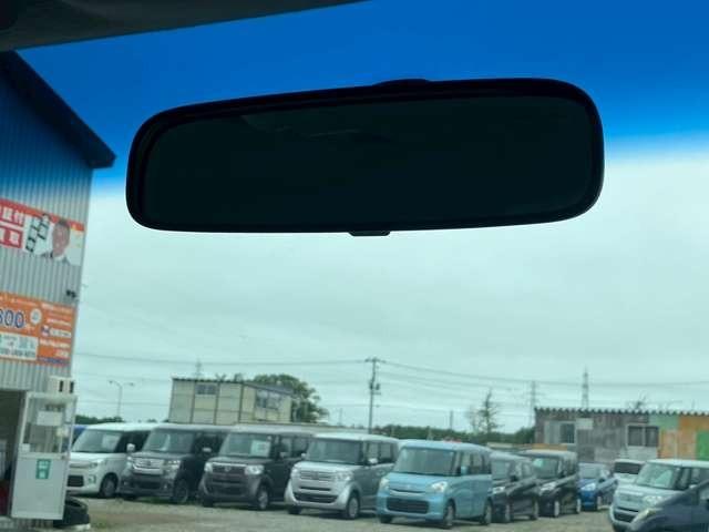 ステップワゴンスパーダ クールスピリット　車検整備付　フロントカメラ　サイドカメラ　バックカメラ　盗難防止装置　ＥＴＣ　ＤＶＤ再生　ミュージックサーバー　スマートキー　キーレス　３列シート　スライドドア　４ＷＤ　ＭＴモード付き（40枚目）
