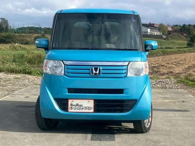 Ｎ－ＢＯＸ Ｇ・Ｌパッケージ　車検整備付　ベンチシート　ナビ付　バックカメラ　ＥＴＣ　両側スライド片側電動スライドドア　キーレス　スマートキー　プッシュスタート　アルミホイール　イノセントブルーメタリック（3枚目）