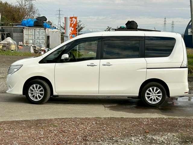 セレナ 20X アドバンスドセーフティパッケージ 車検整備付 両側スライドドア 社外アルミ 3列シート ナビ付 バックカメラ アラウンドビューモニター ワンセグ ウォークスルー ブリリアントホワイトパール3コート(5枚目)