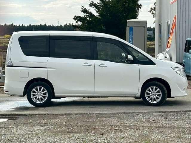 セレナ 20X アドバンスドセーフティパッケージ 車検整備付 両側スライドドア 社外アルミ 3列シート ナビ付 バックカメラ アラウンドビューモニター ワンセグ ウォークスルー ブリリアントホワイトパール3コート(9枚目)