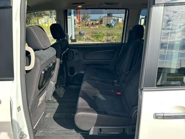セレナ 20X アドバンスドセーフティパッケージ 車検整備付 両側スライドドア 社外アルミ 3列シート ナビ付 バックカメラ アラウンドビューモニター ワンセグ ウォークスルー ブリリアントホワイトパール3コート(63枚目)