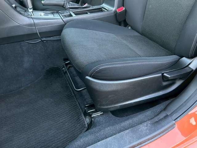 お車の状態は内外装共にとても綺麗な状態を保っておりますので私共でも自信を持ってお薦め出来る1台です!!同年式のお車と比べますと、大事にお乗りだった事を実感して頂けるはずです♪