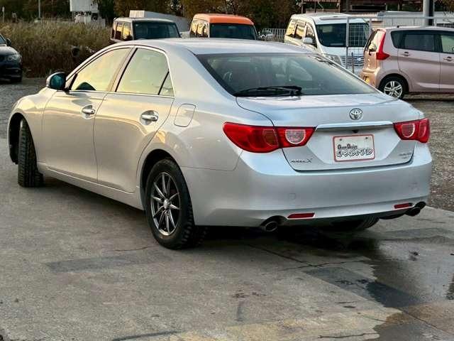 マークＸ ２５０Ｇ　Ｆｏｕｒブラックリミテッド　検Ｒ８／３　純正ナビ付　電動シート　プッシュスタート　スマートキー　キーレス　バックモニター　寒冷地仕様　４ＷＤ　シルバーメタリック（5枚目）