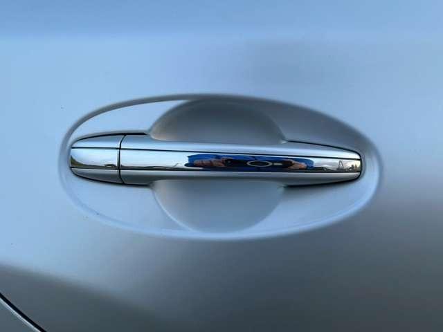 マークＸ ２５０Ｇ　Ｆｏｕｒブラックリミテッド　検Ｒ８／３　純正ナビ付　電動シート　プッシュスタート　スマートキー　キーレス　バックモニター　寒冷地仕様　４ＷＤ　シルバーメタリック（20枚目）