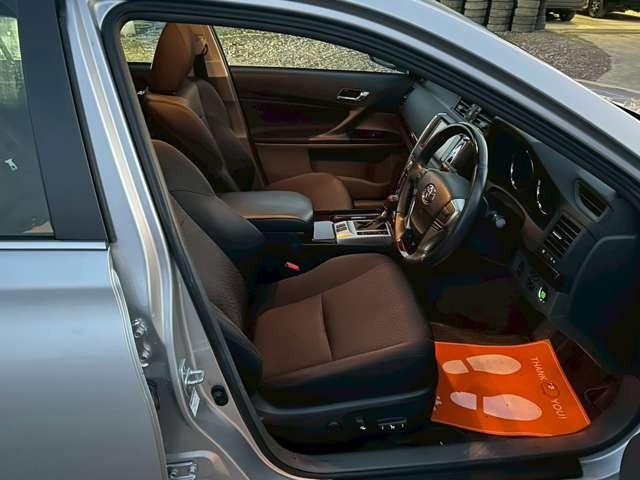 マークＸ ２５０Ｇ　Ｆｏｕｒブラックリミテッド　検Ｒ８／３　純正ナビ付　電動シート　プッシュスタート　スマートキー　キーレス　バックモニター　寒冷地仕様　４ＷＤ　シルバーメタリック（27枚目）