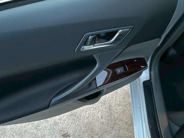 マークＸ ２５０Ｇ　Ｆｏｕｒブラックリミテッド　検Ｒ８／３　純正ナビ付　電動シート　プッシュスタート　スマートキー　キーレス　バックモニター　寒冷地仕様　４ＷＤ　シルバーメタリック（36枚目）