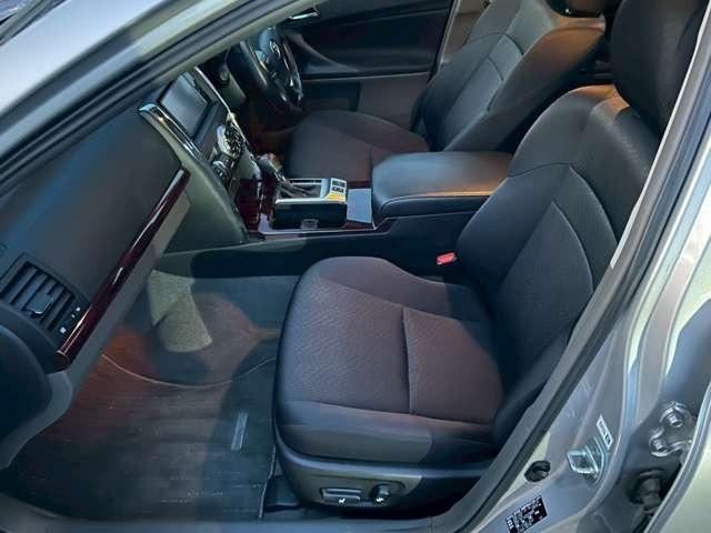 マークＸ ２５０Ｇ　Ｆｏｕｒブラックリミテッド　検Ｒ８／３　純正ナビ付　電動シート　プッシュスタート　スマートキー　キーレス　バックモニター　寒冷地仕様　４ＷＤ　シルバーメタリック（63枚目）