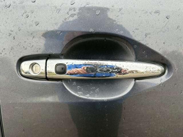 ヴェルファイア ２．４Ｚ　プラチナセレクションＩＩ　車検整備付　３列シート　両側スライドドア　ウォークスルー　ナビ　バックカメラ　社外アルミホイール　グレーメタリック（23枚目）