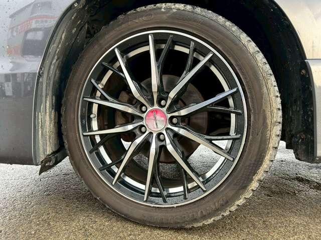 ヴェルファイア ２．４Ｚ　プラチナセレクションＩＩ　車検整備付　３列シート　両側スライドドア　ウォークスルー　ナビ　バックカメラ　社外アルミホイール　グレーメタリック（26枚目）