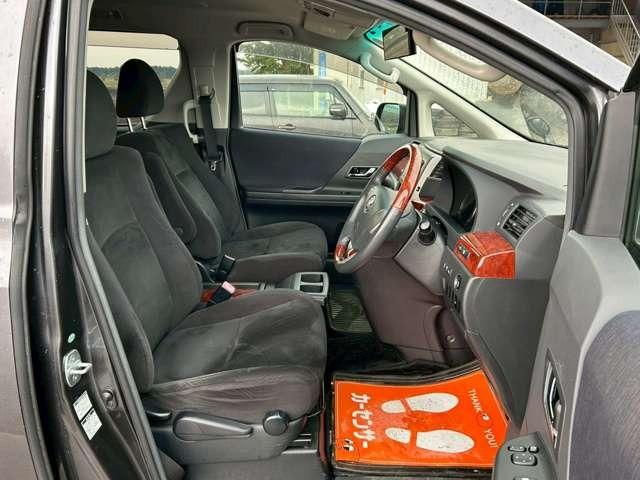 ヴェルファイア ２．４Ｚ　プラチナセレクションＩＩ　車検整備付　３列シート　両側スライドドア　ウォークスルー　ナビ　バックカメラ　社外アルミホイール　グレーメタリック（30枚目）