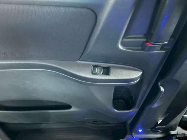 ヴェルファイア ２．４Ｚ　プラチナセレクションＩＩ　車検整備付　３列シート　両側スライドドア　ウォークスルー　ナビ　バックカメラ　社外アルミホイール　グレーメタリック（65枚目）