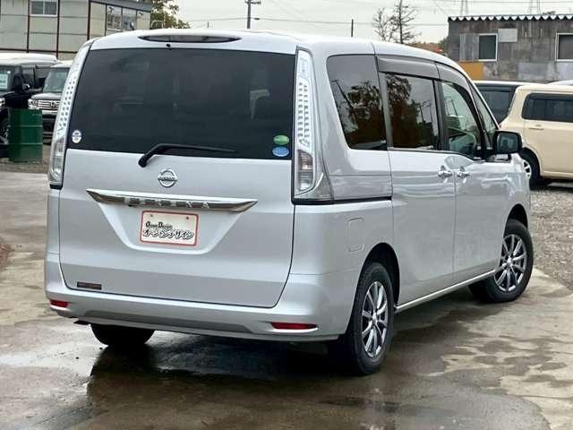 セレナ 20S 車検整備付 3列シート 両側スライドドア ウォークスルー キーレス 寒冷仕様 カーナビ バックカメラ ブリリアントシルバーメタリック(8枚目)