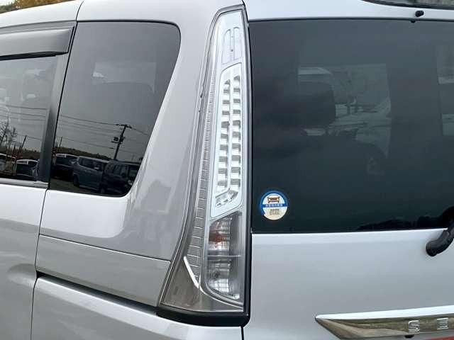 セレナ 20S 車検整備付 3列シート 両側スライドドア ウォークスルー キーレス 寒冷仕様 カーナビ バックカメラ ブリリアントシルバーメタリック(11枚目)