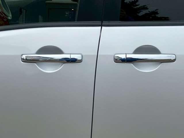 セレナ 20S 車検整備付 3列シート 両側スライドドア ウォークスルー キーレス 寒冷仕様 カーナビ バックカメラ ブリリアントシルバーメタリック(19枚目)