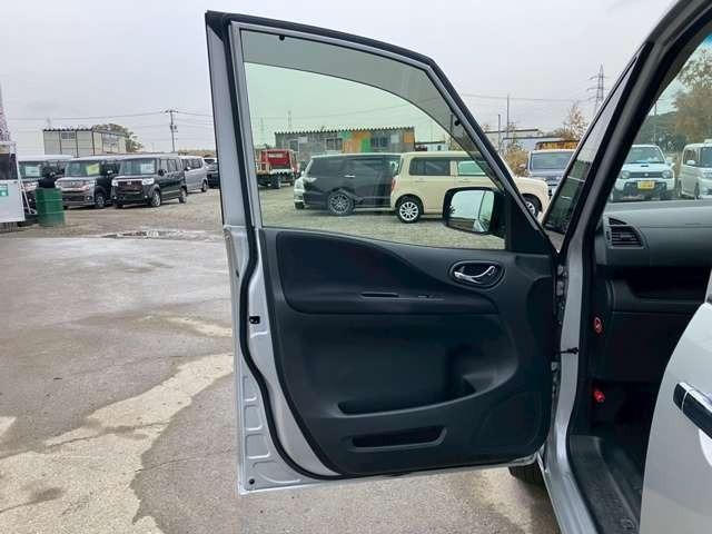 セレナ 20S 車検整備付 3列シート 両側スライドドア ウォークスルー キーレス 寒冷仕様 カーナビ バックカメラ ブリリアントシルバーメタリック(26枚目)