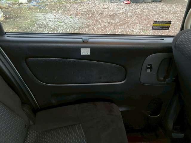 セレナ 20S 車検整備付 3列シート 両側スライドドア ウォークスルー キーレス 寒冷仕様 カーナビ バックカメラ ブリリアントシルバーメタリック(30枚目)