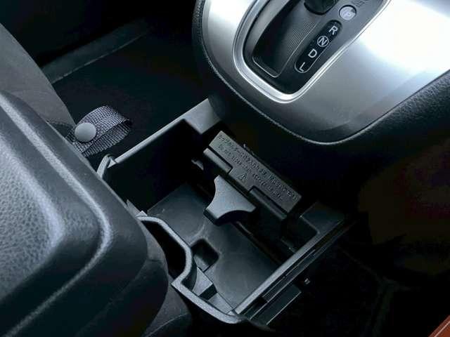 セレナ 20S 車検整備付 3列シート 両側スライドドア ウォークスルー キーレス 寒冷仕様 カーナビ バックカメラ ブリリアントシルバーメタリック(51枚目)