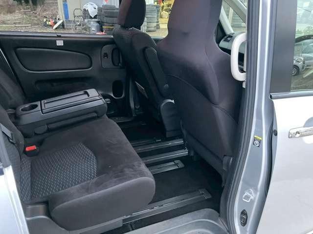 セレナ 20S 車検整備付 3列シート 両側スライドドア ウォークスルー キーレス 寒冷仕様 カーナビ バックカメラ ブリリアントシルバーメタリック(53枚目)