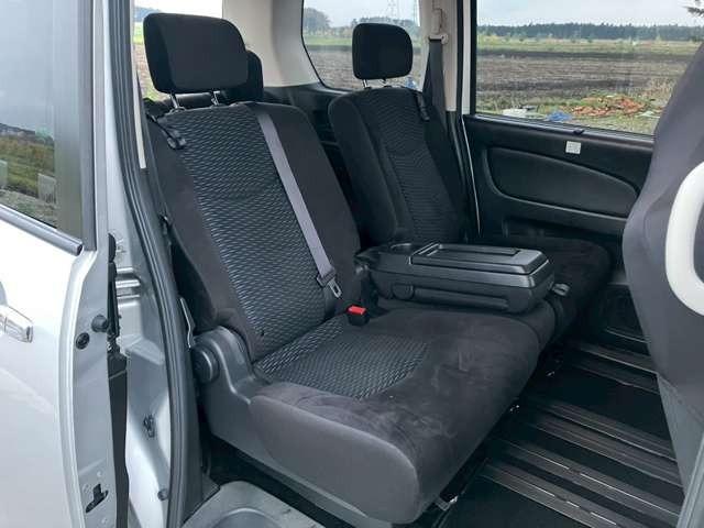 セレナ 20S 車検整備付 3列シート 両側スライドドア ウォークスルー キーレス 寒冷仕様 カーナビ バックカメラ ブリリアントシルバーメタリック(55枚目)