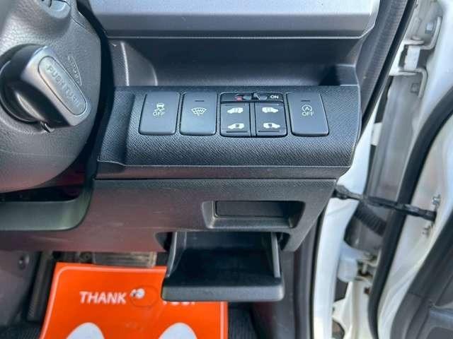 ステップワゴンスパーダ Z 車検整備付 3列シート 両側スライドドア バックカメラ ETC スマートキー キーレス フラットシート ホワイトオーキッド・パール(32枚目)