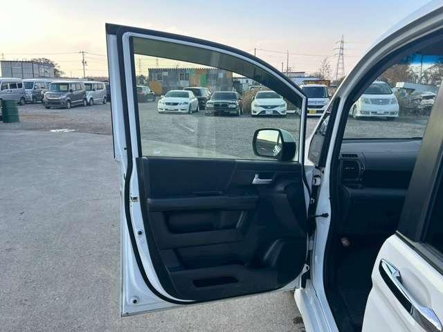 ステップワゴンスパーダ Z 車検整備付 3列シート 両側スライドドア バックカメラ ETC スマートキー キーレス フラットシート ホワイトオーキッド・パール(36枚目)