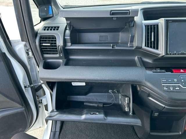 ステップワゴンスパーダ Z 車検整備付 3列シート 両側スライドドア バックカメラ ETC スマートキー キーレス フラットシート ホワイトオーキッド・パール(54枚目)