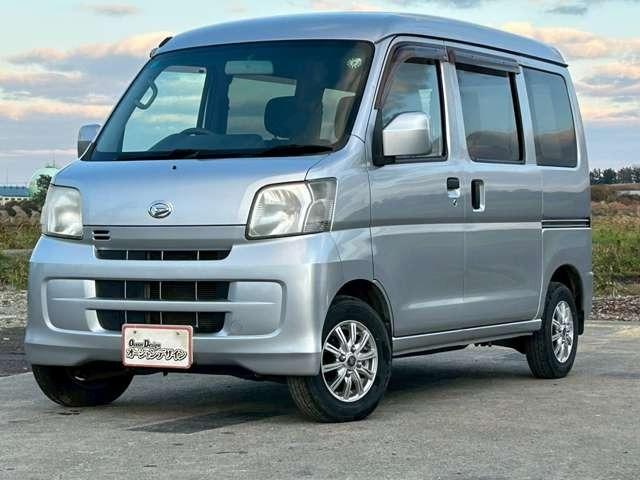 ハイゼットカーゴ クルーズ　車検整備付　ＭＴ車　両側スライドドア　フルフラット　キーレス　パワーウィンドウ　ブライトシルバーメタリック（4枚目）