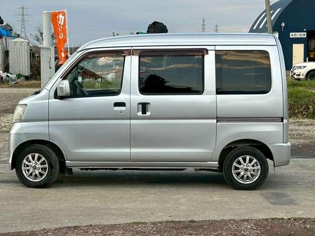 ハイゼットカーゴ クルーズ　車検整備付　ＭＴ車　両側スライドドア　フルフラット　キーレス　パワーウィンドウ　ブライトシルバーメタリック（5枚目）