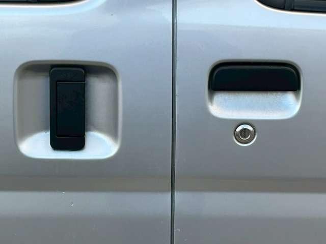 ハイゼットカーゴ クルーズ　車検整備付　ＭＴ車　両側スライドドア　フルフラット　キーレス　パワーウィンドウ　ブライトシルバーメタリック（20枚目）
