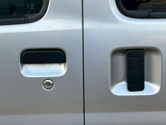 ハイゼットカーゴ クルーズ　車検整備付　ＭＴ車　両側スライドドア　フルフラット　キーレス　パワーウィンドウ　ブライトシルバーメタリック（21枚目）