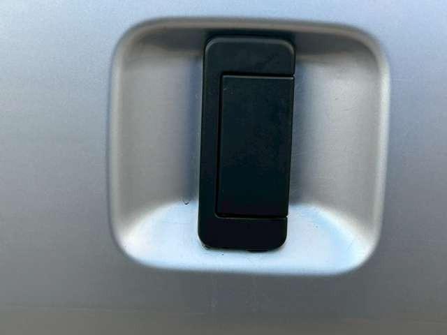 ハイゼットカーゴ クルーズ　車検整備付　ＭＴ車　両側スライドドア　フルフラット　キーレス　パワーウィンドウ　ブライトシルバーメタリック（22枚目）