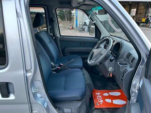 ハイゼットカーゴ クルーズ　車検整備付　ＭＴ車　両側スライドドア　フルフラット　キーレス　パワーウィンドウ　ブライトシルバーメタリック（31枚目）