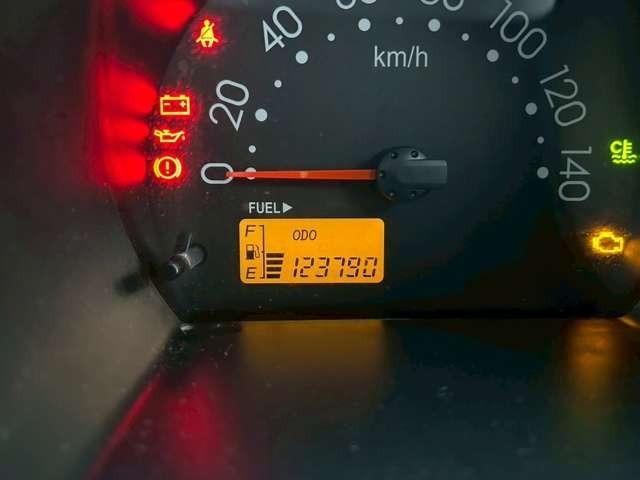 ハイゼットカーゴ クルーズ　車検整備付　ＭＴ車　両側スライドドア　フルフラット　キーレス　パワーウィンドウ　ブライトシルバーメタリック（33枚目）